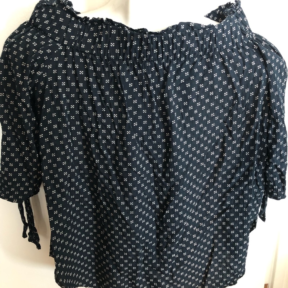 H&M Off the shoulder blouse